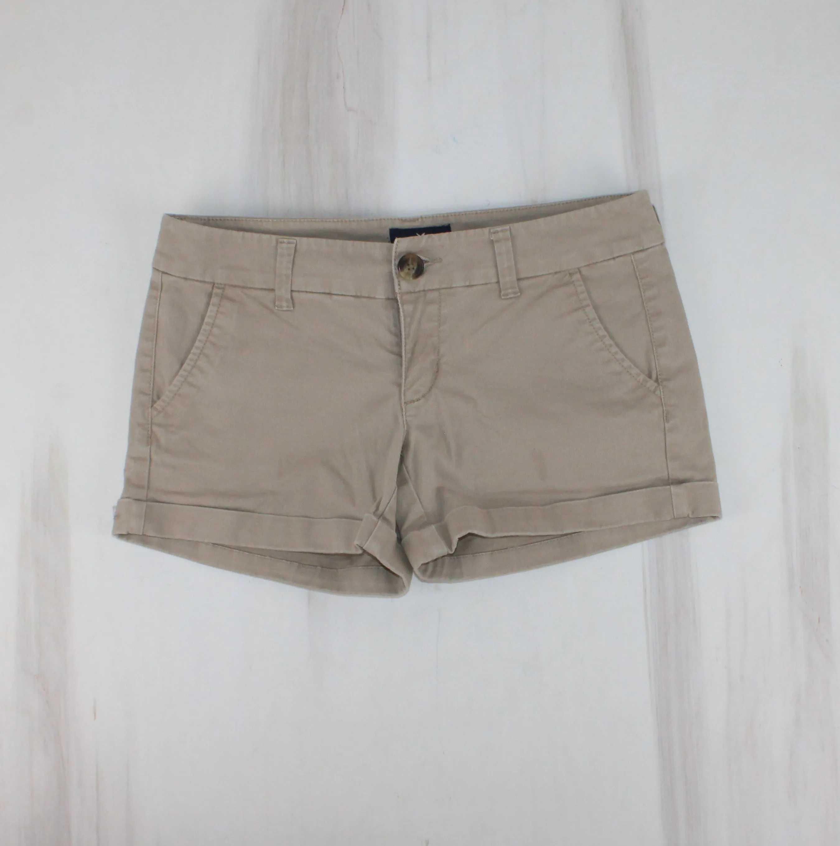 AMERICAN EAGLE TAN SHORTS LADIES SIZE 2 EUC