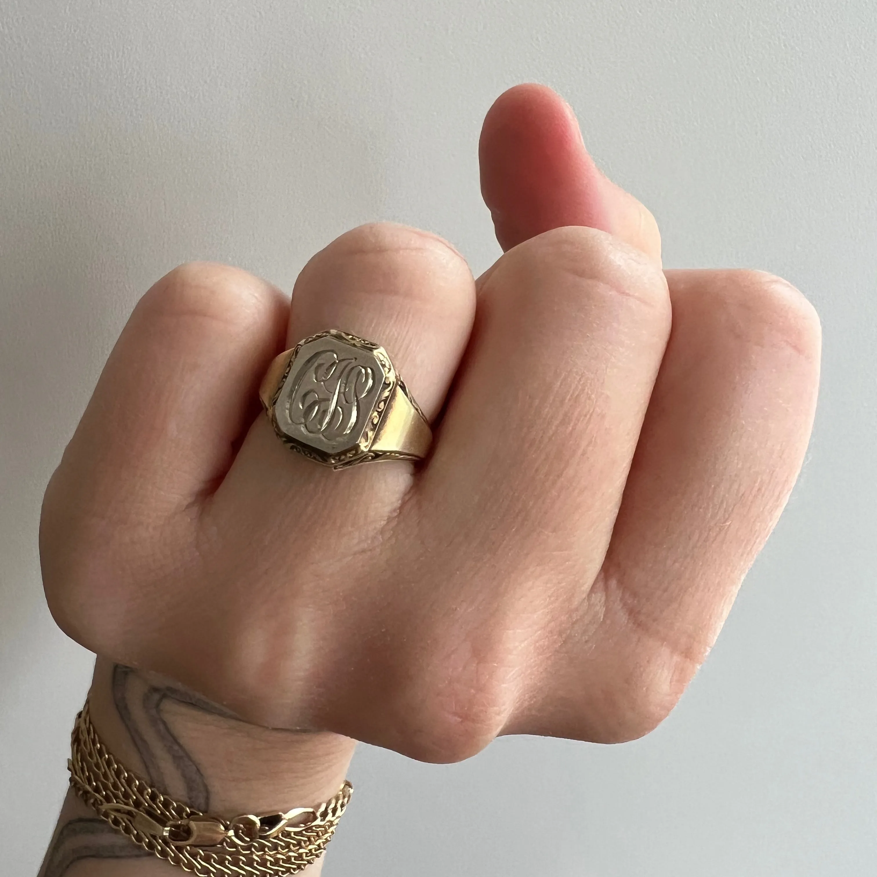 V I N T A G E // CJS initials / 14k yellow and white gold engraved signet ring / size 5