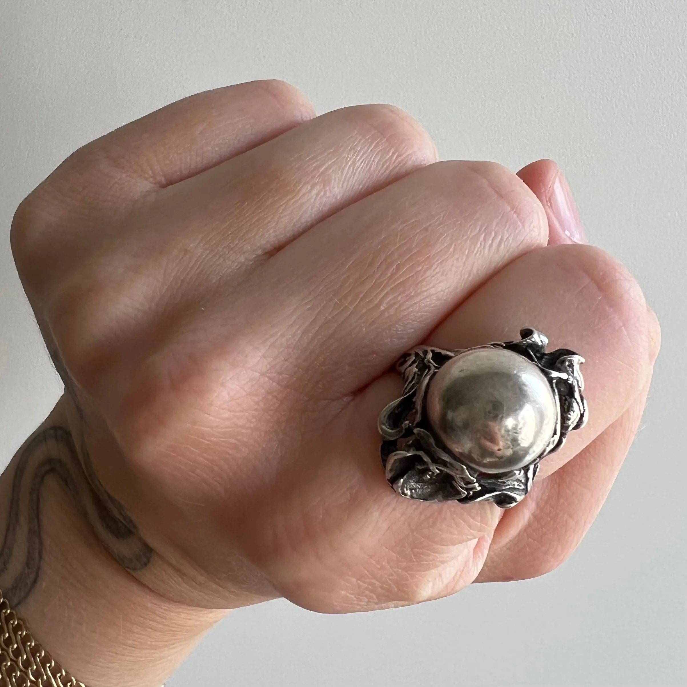 V I N T A G E // scent sphere / sterling silver floral orb ring / size 7-7.25